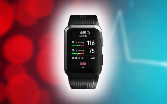 Huawei Watch D دارای قابلیت اندازه‌گیری فشار خون می باشد
